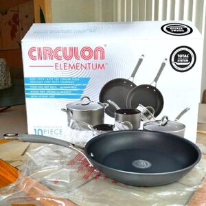Just in! NEW CIRCULON Elementum Nonstick Hard Anodized French Skillet 11.75"